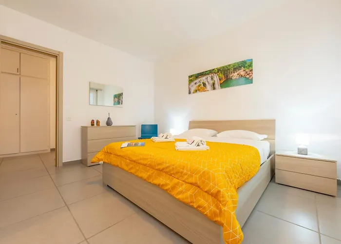 City Apartment - Happy Rentals